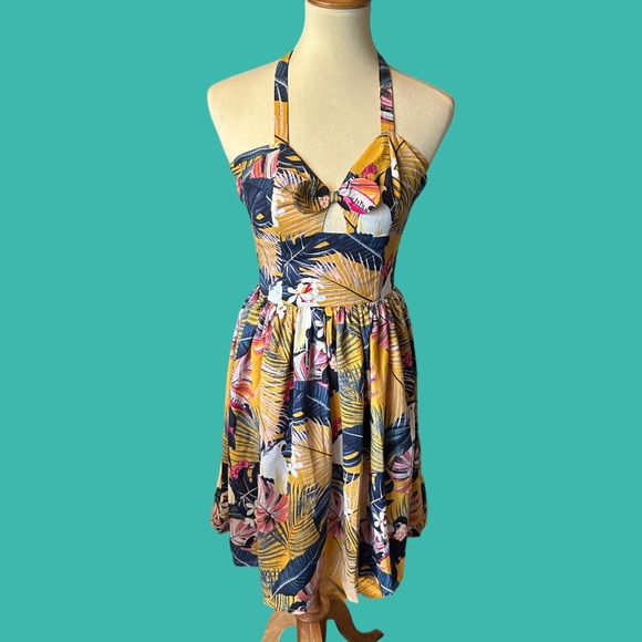 Tropical Paradise Dress by Banned Retro - Picture 8 of 16